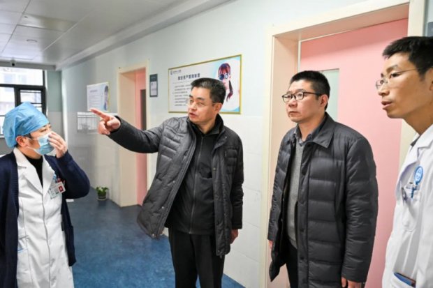 医院新闻 | 徐州一院丁继存、殷海涛一行在富国街门诊、和平社区卫生服务中心进行走访调研和安全检查
