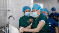 96岁高龄 “中国肝胆外科之父”在市一院为患者亲自手术