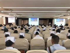 我院举办《加强医患沟通技巧、提高患者满意度》讲座