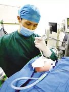 男子吃饭聊天不慎吞下4厘米长甲鱼骨 市一院多学科联合成功取出