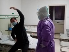 战＂疫＂呼吸操 暖心又健肺