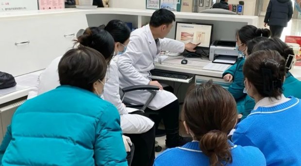 知识赋能 培训学习不停步——徐州市第一人民医院门诊服务中心组织开展预检分诊专科培训