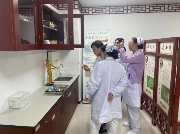 徐州一院＆邳州市中医院消化内科护理团队开展中医适宜技术交流活动